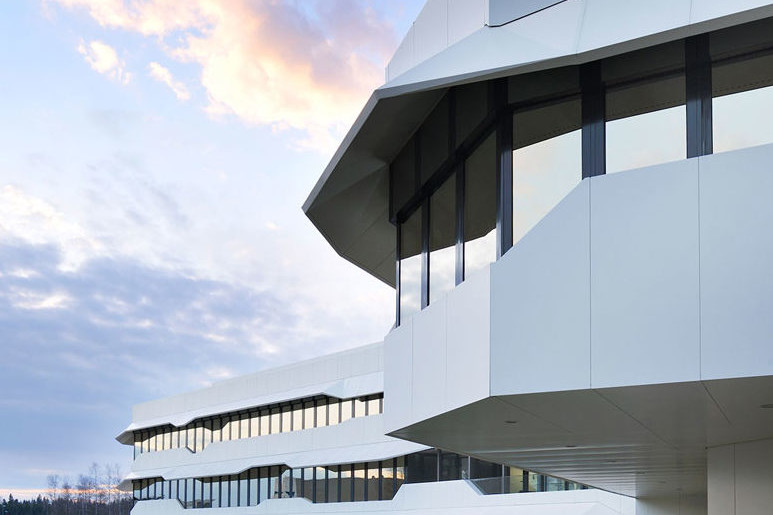 Center za vodenje in kontrolo zračnega prometa ATCC, Brnik